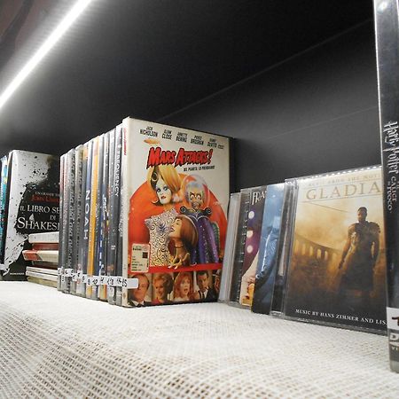 Alloggio Turistico Rizzuto - Centro Storico Bracciano  Bagian luar foto